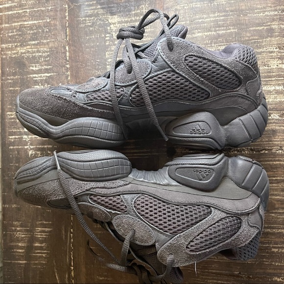 Mens Adidas x Yeezy 500 in Utility Black, size 7 AUTHENTIC - Picture 8 of 9